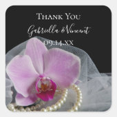 Roze orchidee op de zwarte bruiloft vierkante sticker (Voorkant)