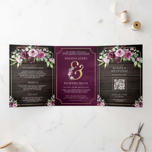 Roze Paarse Pruim Bloemen Ampersand Wood QR Bruilo Drieluik Uitnodiging (Binnen)