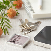 Roze Paris Grunge Sleutelhanger (Zijkant)