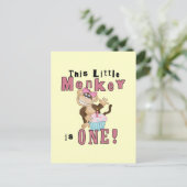 Roze Party Monkey 1e Verjaardag Tshirts en geschen Uitnodiging Briefkaart (Staand voorkant)