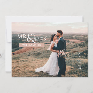 Roze persoonlijke foto van Mr & Mrs Monogram Weddi Bedankkaart