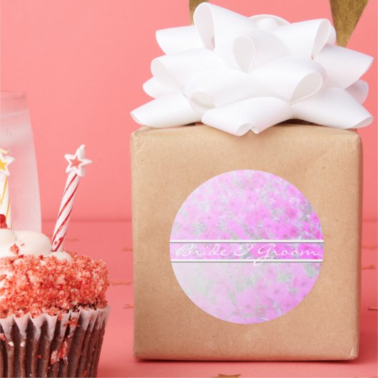Roze petunia op elegante witte gradiënt Stickers (Feest)