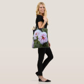  roze pioen gedrukte Canvas tas (Op model)