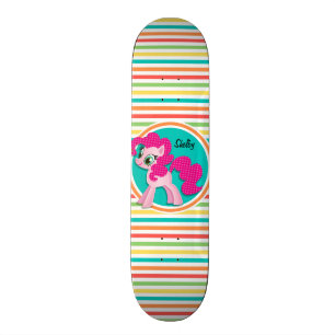 Roze Pony; heldere regenboogstrepen Skateboard