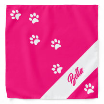 Roze pootafdruk met de naam van de hond