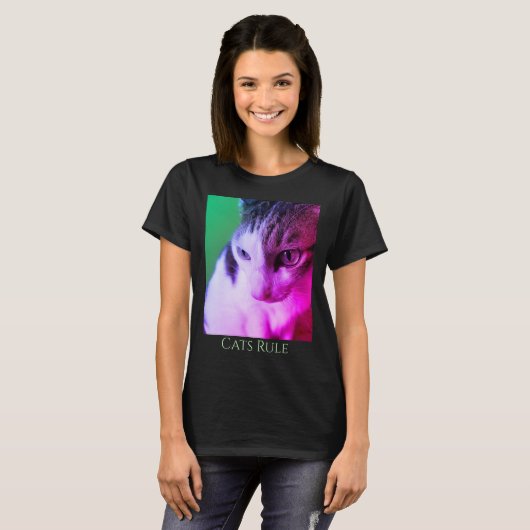 Roze Psychedelische tablet Kat roze en paarse ogen T-shirt (Voorkant volledig)