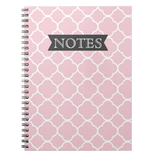 Roze Quatrefoil Notitieboek (Voorkant)