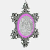 Roze rand rond tin sneeuwvlok ornament (Links)