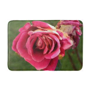 Roze roos in een tuin badmat