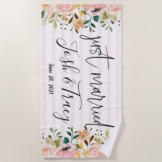 Roze Roos Persoonlijke Net Getrouwd Bloemen Strandlaken (Voorkant)