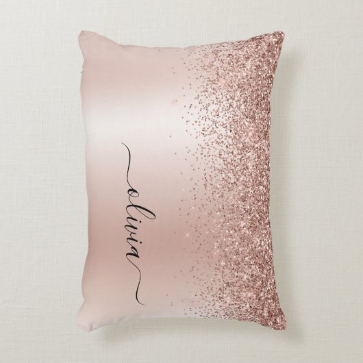 Roze Rose Gold Brushed Metal Monogram Name Accent Kussen (Voorkant(Verticaal))