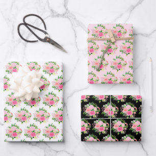 Roze rozen bloemen en groen inpakpapier vel
