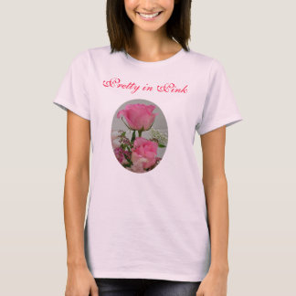 Roze rozen,  in roze t-shirt