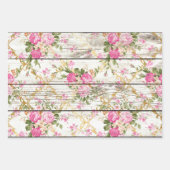 Roze rozen op witte schuurplanken inpakpapier vel (Voorkant)