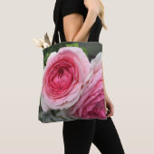 Roze rozen tas (Dichtbij)