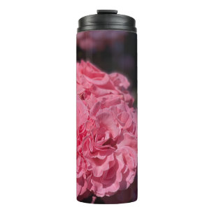 Roze rozen thermosbeker