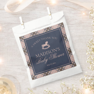 Roze ruit klassieke schommelpaard baby shower bedankzakje