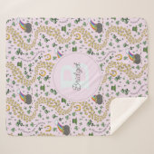 Roze Schattige n' Curvy Shamrocks Baby Naam St Pat Sherpa Deken (Voorkant (horizontaal))