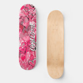 Roze Serenity: Speelse Graffiti Love Hearts Skateboard (Voorkant)