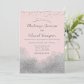 Roze Silver Confetti Wedding Uitnodiging (Staand voorkant)