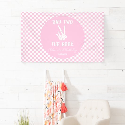 Roze Slechte Twee Het Bone Skelet 2e Verjaardagsfe Spandoek (Insitu)
