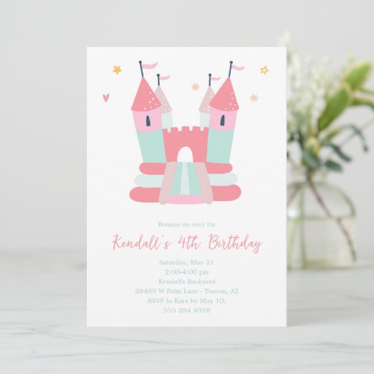 Roze springkasteel verjaardagsfeest uitnodiging (Staand voorkant)