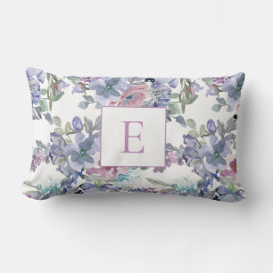 Roze Stof Blauw Paarse Bloemen Witte Monogram Kussen