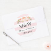 Roze Strepen  Bloemen Monogram Bruiloft Ronde Sticker (Envelop)