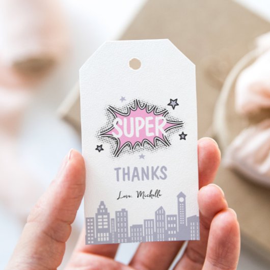 Roze striphelden verjaardag cadeaulabel