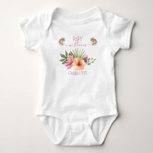 Roze Tropische Hibiscus Floral Baby in Bloom Romper