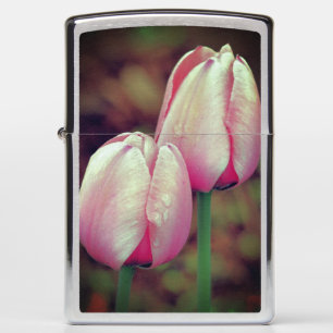 Roze tulpbloemen met regendruppels