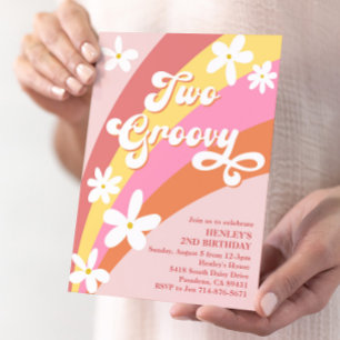 Roze Twee Groovy Retro Daisies Regenboog Verjaarda Kaart