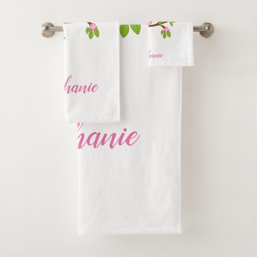 Roze uil op een filiaal bad handdoek (Insitu)