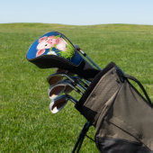 Roze varken met groen gras boven blauw golfheadcover (Insitu)