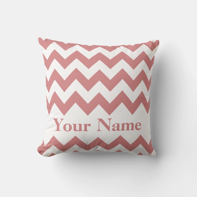 Roze vette chevron met monogram kussen (Voorkant)