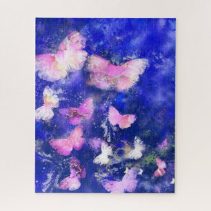Roze vlinders vliegen in de blauwe nachttekening legpuzzel