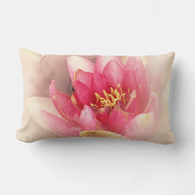 Roze waterlily Pastel Lumbar Pillow Kussen (Voorkant)