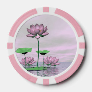 Roze waterlinnen en lotusbloemen - 3D rendering Pokerchips