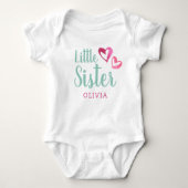 Roze Waterverf Hoorten Kleine Zuster Naam Monogram Romper (Voorkant)