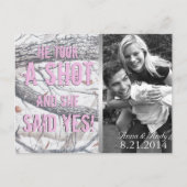 Roze Winter Camo Bewaar de datum bruiloft Briefkaa Briefkaart (Voorkant)