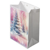 Roze Winter Wonderland Kerstmis Medium Cadeauzakje (Voorkant Gekanteld)