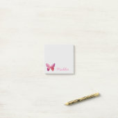 Roze witte vlinder post-it® notes (Op bureau)