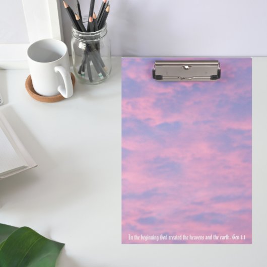 Roze wolken in de hemel Bijbelvers Klembord