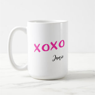 Roze Xoxo-penseelstreek personaliseer de naam Koffiemok
