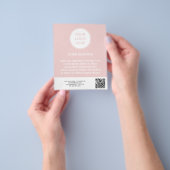 Roze Zakelijk Logo QR Code Sjabloon Flyer (Hand)