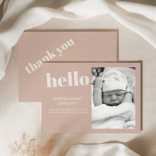 Roze zandsteen typografie baby shower aankondiging