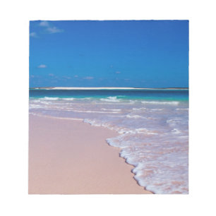 Roze zandstrand bij Conch Bay, Cat Island, Notitieblok