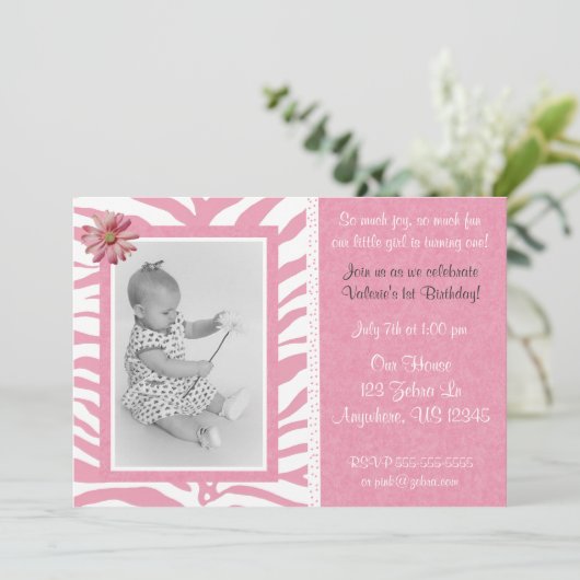 Roze Zebra Print Girls Birthday Uitnodiging (Staand voorkant)