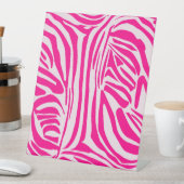 Roze zebraprint reclamebord met voetstuk (Insitu)