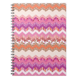 Roze zigzag achtergrond notitieboek